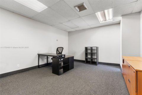 Commercial property in Fort Lauderdale, Florida № 1696196 - photo 29
