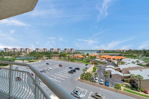 Condo in Saint Petersburg, Florida, 1 bedroom  № 1744398 - photo 3