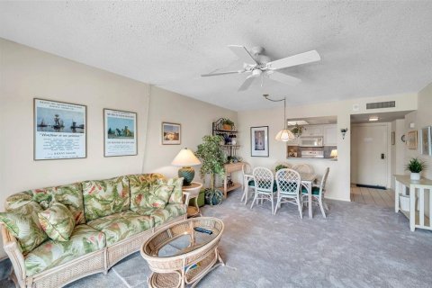 Condo in Saint Petersburg, Florida, 1 bedroom  № 1744398 - photo 9