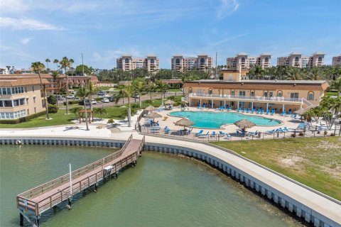 Condo in Saint Petersburg, Florida, 1 bedroom  № 1744398 - photo 28