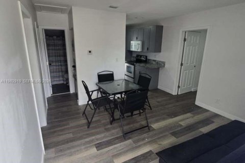 House in Homestead, Florida 3 bedrooms, 121.79 sq.m. № 2049815 - photo 4