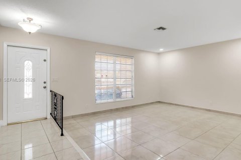 House in Hollywood, Florida 6 bedrooms, 269.23 sq.m. № 2030627 - photo 11