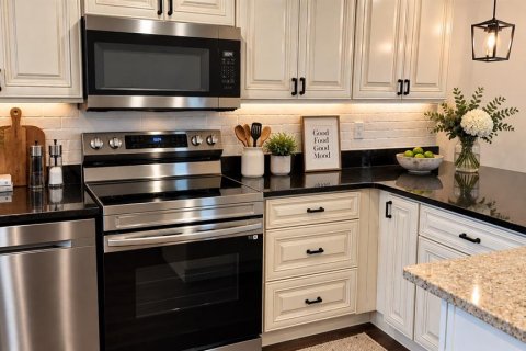 Condo in Winter Park, Florida, 2 bedrooms № 2379098 - photo 5