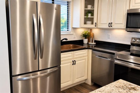 Condo in Winter Park, Florida, 2 bedrooms № 2379098 - photo 6