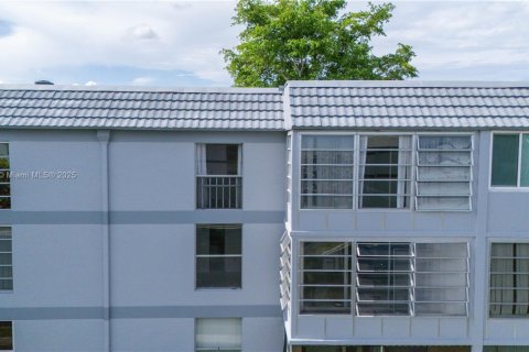 Condominio en venta en Tamarac, Florida, 2 dormitorios, 95.22 m2 № 1980214 - foto 21