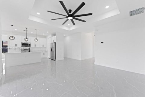 House in Lehigh Acres, Florida 4 bedrooms № 2011799 - photo 18