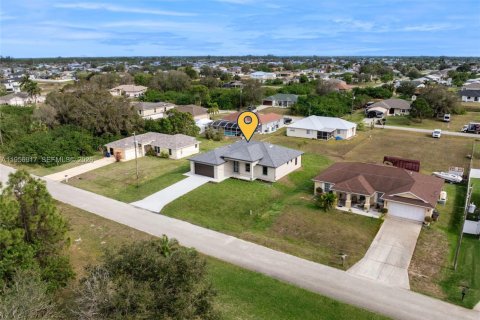 House in Lehigh Acres, Florida 4 bedrooms № 2011799 - photo 29