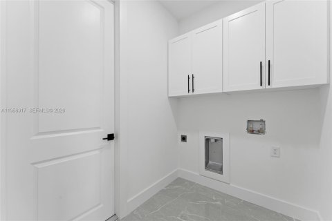 House in Lehigh Acres, Florida 4 bedrooms № 2011799 - photo 23