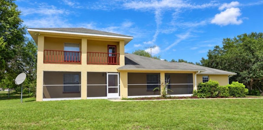 Villa ou maison à Weirsdale, Floride 3 chambres, 240.52 m2 № 2416777