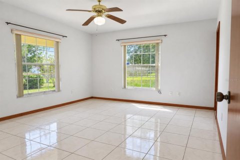 Villa ou maison à vendre à Weirsdale, Floride: 3 chambres, 240.52 m2 № 2416777 - photo 10