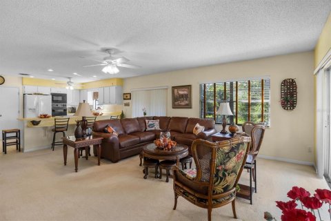 House in Winter Haven, Florida 2 bedrooms, 171.22 sq.m. № 2396861 - photo 22