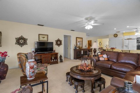 House in Winter Haven, Florida 2 bedrooms, 171.22 sq.m. № 2396861 - photo 23