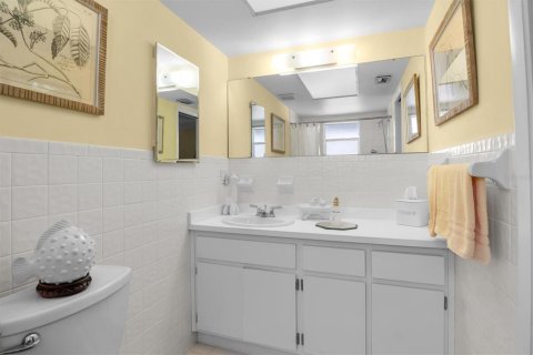 House in Winter Haven, Florida 2 bedrooms, 171.22 sq.m. № 2396861 - photo 27