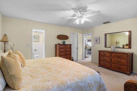 House in Winter Haven, Florida 2 bedrooms, 171.22 sq.m. № 2396861 - photo 25