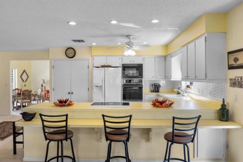 House in Winter Haven, Florida 2 bedrooms, 171.22 sq.m. № 2396861 - photo 19