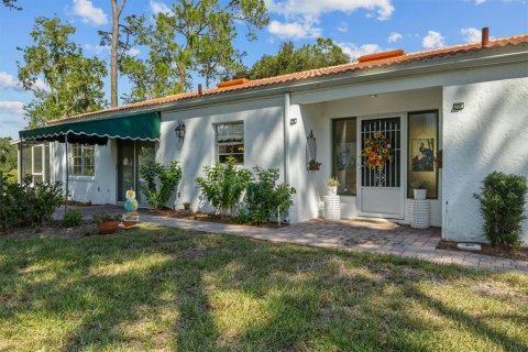 House in Winter Haven, Florida 2 bedrooms, 171.22 sq.m. № 2396861 - photo 6