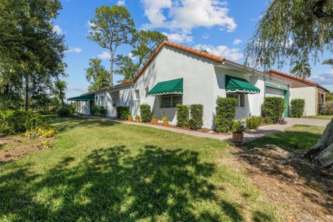 House in Winter Haven, Florida 2 bedrooms, 171.22 sq.m. № 2396861 - photo 5