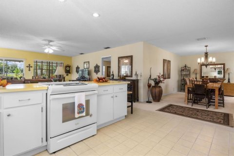 House in Winter Haven, Florida 2 bedrooms, 171.22 sq.m. № 2396861 - photo 18