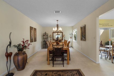 House in Winter Haven, Florida 2 bedrooms, 171.22 sq.m. № 2396861 - photo 13