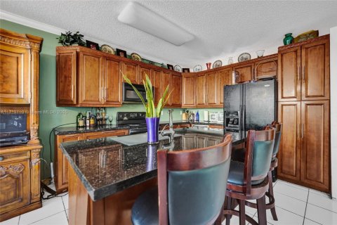 House in Miramar, Florida 3 bedrooms, 203.36 sq.m. № 1697127 - photo 25