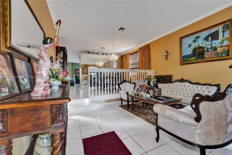 House in Miramar, Florida 3 bedrooms, 203.36 sq.m. № 1697127 - photo 7
