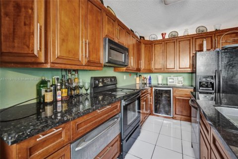 House in Miramar, Florida 3 bedrooms, 203.36 sq.m. № 1697127 - photo 24