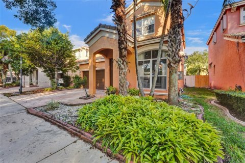 House in Miramar, Florida 3 bedrooms, 203.36 sq.m. № 1697127 - photo 5