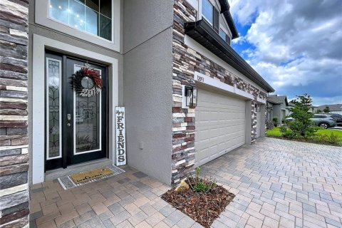 House in Spring Hill, Florida 5 bedrooms, 328.04 sq.m. № 2208944 - photo 5