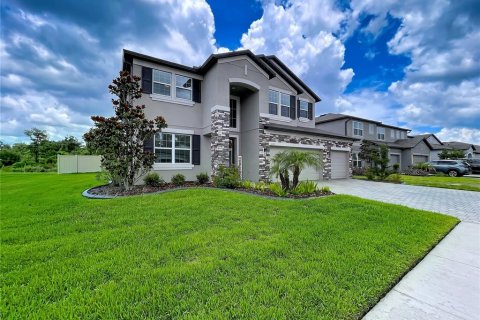 House in Spring Hill, Florida 5 bedrooms, 328.04 sq.m. № 2208944 - photo 4