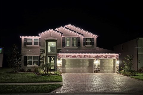 House in Spring Hill, Florida 5 bedrooms, 328.04 sq.m. № 2208944 - photo 2