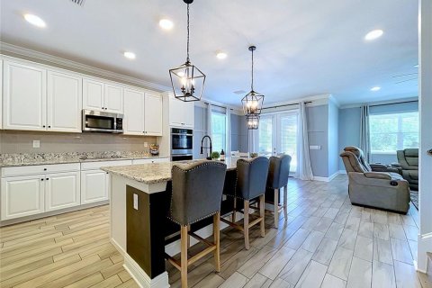 House in Spring Hill, Florida 5 bedrooms, 328.04 sq.m. № 2208944 - photo 23