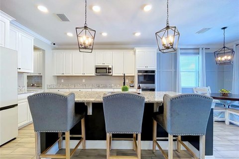 House in Spring Hill, Florida 5 bedrooms, 328.04 sq.m. № 2208944 - photo 24