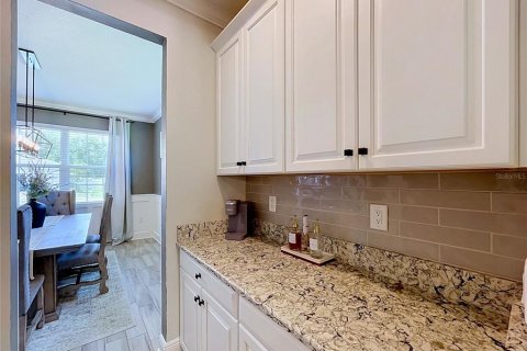 House in Spring Hill, Florida 5 bedrooms, 328.04 sq.m. № 2208944 - photo 22