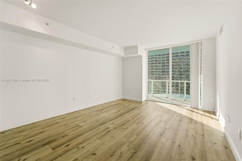 Condominio en venta en Miami, Florida, 1 dormitorio, 77.85 m2 № 1974581 - foto 10