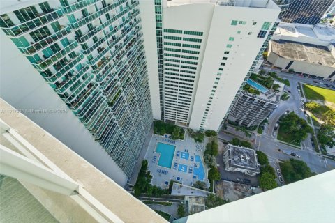Condominio en venta en Miami, Florida, 1 dormitorio, 77.85 m2 № 1974581 - foto 17