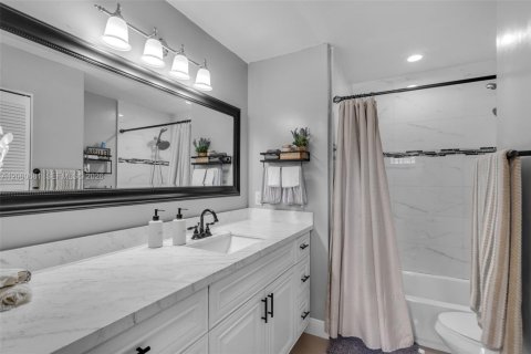 Villa ou maison à vendre à Pembroke Pines, Floride: 4 chambres, 198.44 m2 № 2274818 - photo 24