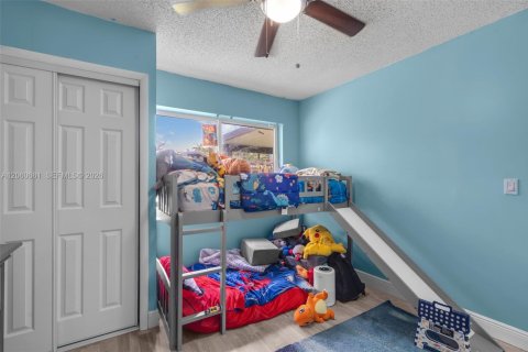Villa ou maison à vendre à Pembroke Pines, Floride: 4 chambres, 198.44 m2 № 2274818 - photo 23