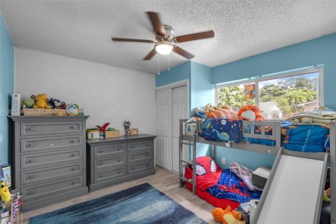 Villa ou maison à vendre à Pembroke Pines, Floride: 4 chambres, 198.44 m2 № 2274818 - photo 22