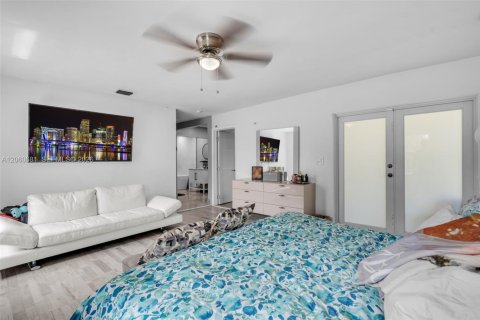 Villa ou maison à vendre à Pembroke Pines, Floride: 4 chambres, 198.44 m2 № 2274818 - photo 15