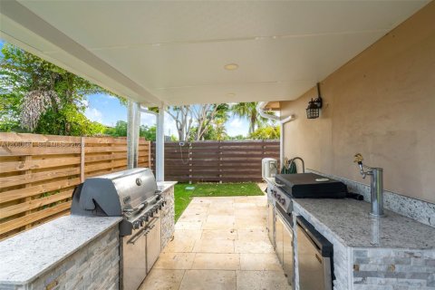 Villa ou maison à vendre à Pembroke Pines, Floride: 4 chambres, 198.44 m2 № 2274818 - photo 29