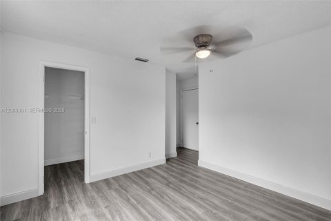 Villa ou maison à vendre à Pembroke Pines, Floride: 4 chambres, 198.44 m2 № 2274818 - photo 20
