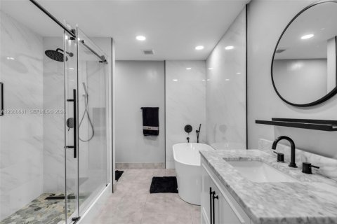 Villa ou maison à vendre à Pembroke Pines, Floride: 4 chambres, 198.44 m2 № 2274818 - photo 17
