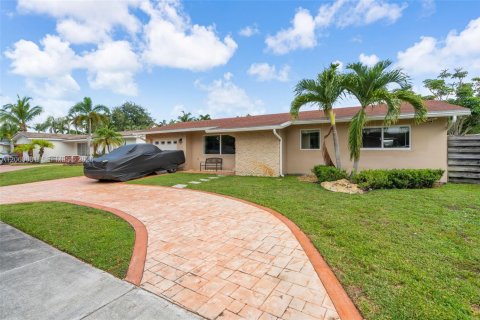 Villa ou maison à Pembroke Pines, Floride 4 chambres, 198.44 m2 № 2274818