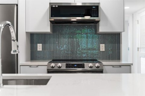 Condominio en alquiler en Belleair Bluffs, Florida, 1 dormitorio, 64.1 m2 № 1910058 - foto 11