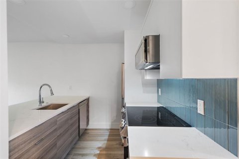 Condominio en alquiler en Belleair Bluffs, Florida, 1 dormitorio, 64.1 m2 № 1910058 - foto 12