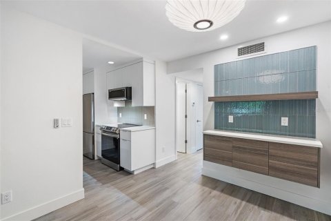 Condominio en alquiler en Belleair Bluffs, Florida, 1 dormitorio, 64.1 m2 № 1910058 - foto 18