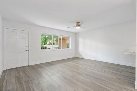 Condominio en alquiler en Belleair Bluffs, Florida, 1 dormitorio, 64.1 m2 № 1910058 - foto 7