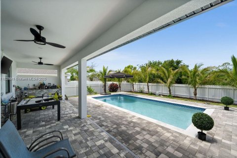 House in Cape Coral, Florida 3 bedrooms № 2082697 - photo 25
