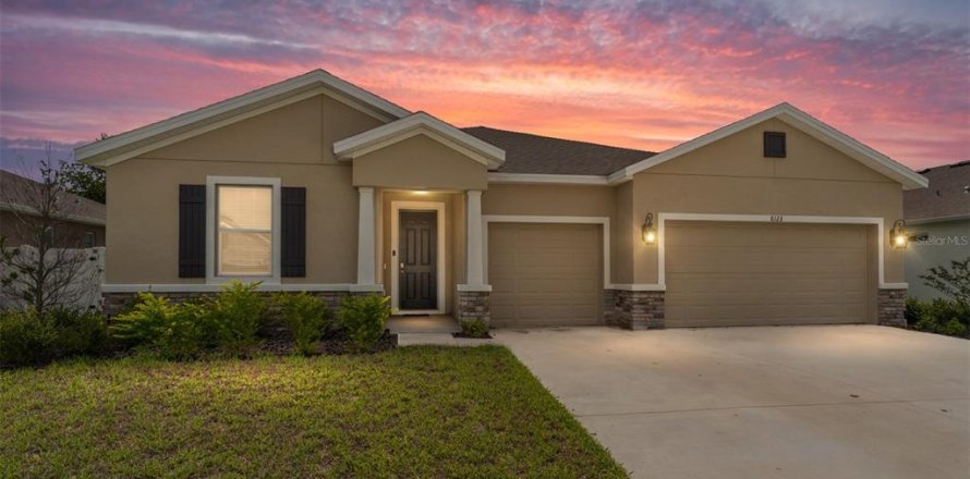 House in Ocala, Florida 4 bedrooms, 258.92 sq.m. № 1777016