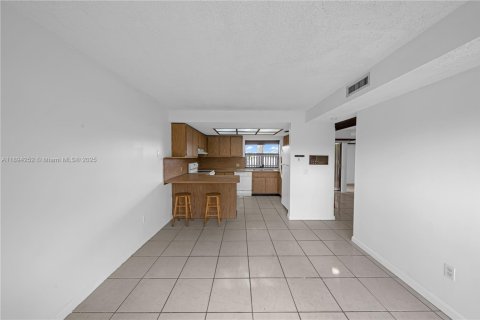 Adosado en alquiler en Miami, Florida, 2 dormitorios, 127.28 m2 № 1963523 - foto 26